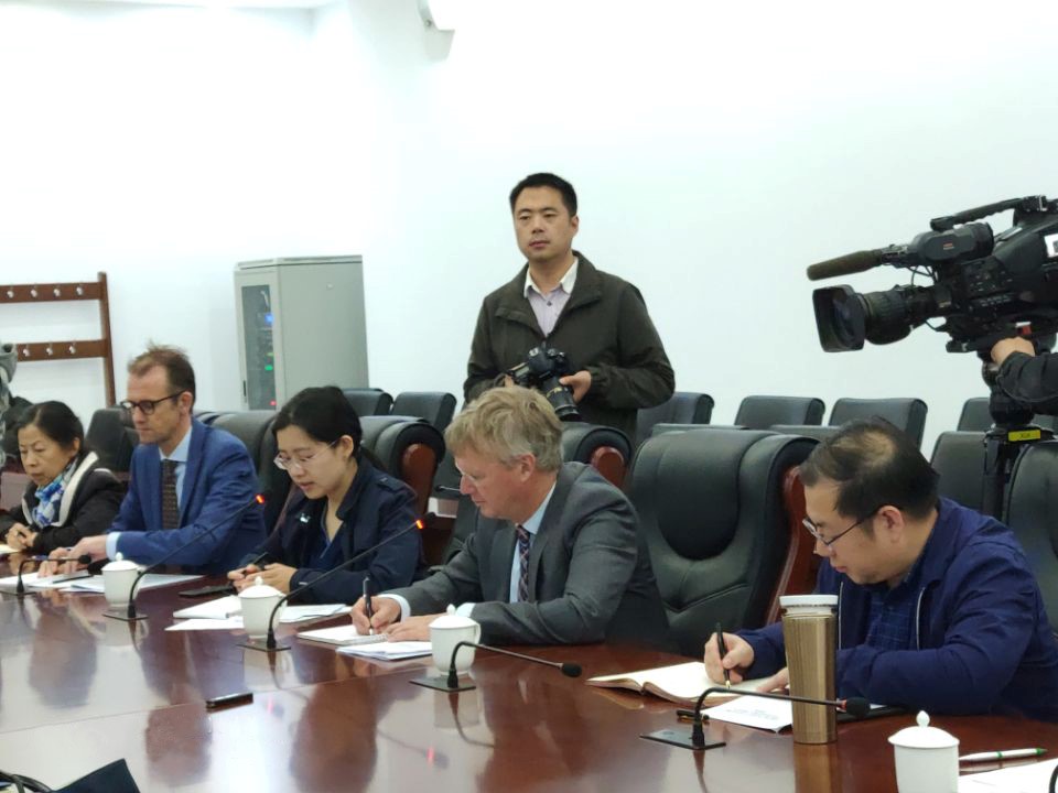 1556601384173332.jpg 1556601384173332.jpg