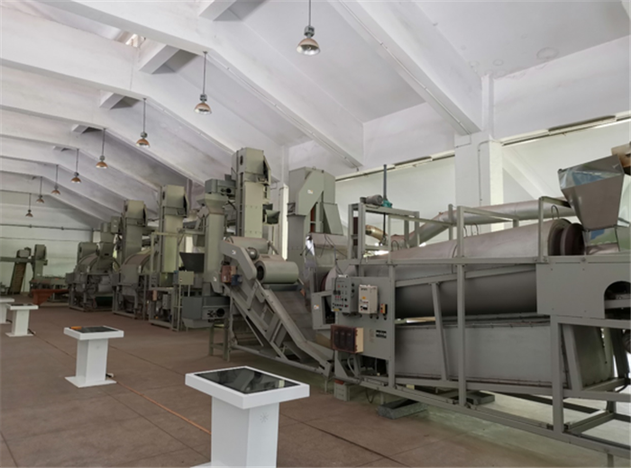 9月3日，中農(nóng)富通調(diào)研組兵分兩路對南京高淳區(qū)武家嘴現(xiàn)代農(nóng)業(yè)產(chǎn)業(yè)示范園區(qū)和棲霞區(qū)龍?zhí)冬F(xiàn)代農(nóng)業(yè)產(chǎn)業(yè)示范園區(qū)的調(diào)研工作。(圖7)