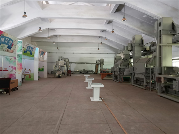 9月3日，中農(nóng)富通調(diào)研組兵分兩路對南京高淳區(qū)武家嘴現(xiàn)代農(nóng)業(yè)產(chǎn)業(yè)示范園區(qū)和棲霞區(qū)龍?zhí)冬F(xiàn)代農(nóng)業(yè)產(chǎn)業(yè)示范園區(qū)的調(diào)研工作。(圖9)