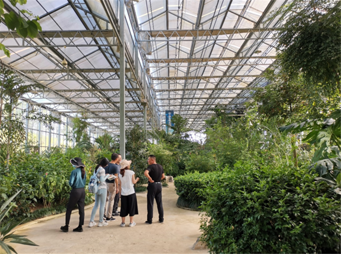 9月3日，中農(nóng)富通調(diào)研組兵分兩路對南京高淳區(qū)武家嘴現(xiàn)代農(nóng)業(yè)產(chǎn)業(yè)示范園區(qū)和棲霞區(qū)龍?zhí)冬F(xiàn)代農(nóng)業(yè)產(chǎn)業(yè)示范園區(qū)的調(diào)研工作。(圖10)